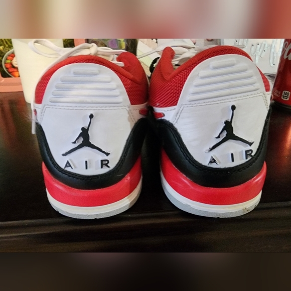 Jordans Youth Size 7Y - Picture 3 of 3